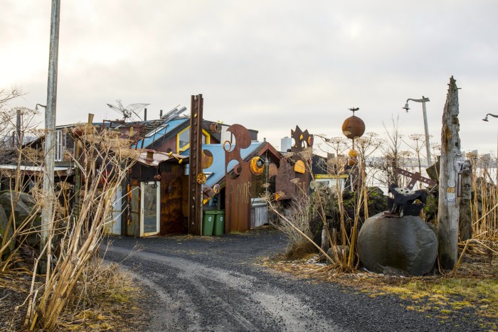 Unlocking Kiki, Iceland